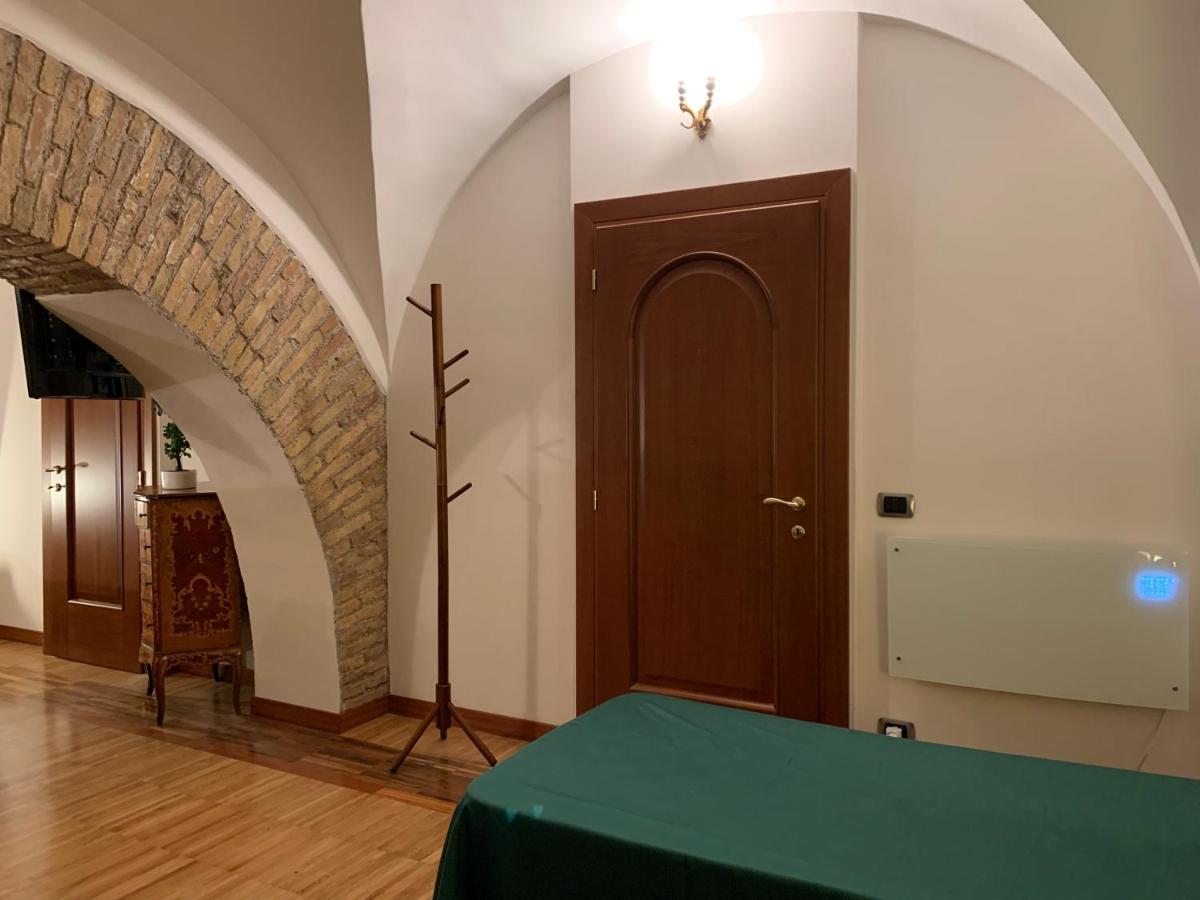 Residenza Tritone Luxury Guest House Trevi Fountain Roma Exterior foto